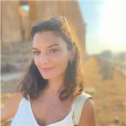 Insegnante di italiano, storia, geografia, spagnolo e inglese con diversi anni di esperienza. Non esitare a contattarmi!